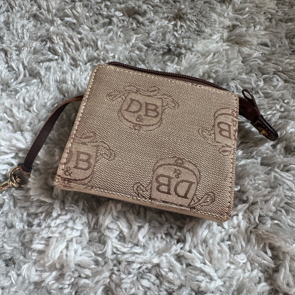 Vintage Dooney & Bourke Beige Change Purse Card Holder